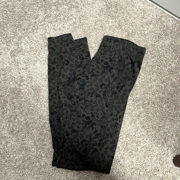 CAbi Pants - Good Condition (Likely EUC, some wash wear) CAbi Leggings Size Small